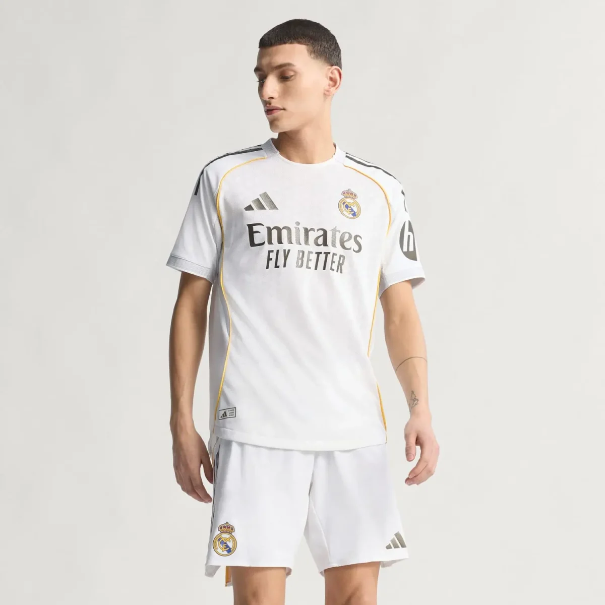 Real Madrid mens authentic home jersey 2526 white – champions league  intercontinental with custom print Kits - Authentic Fan Merchandise
