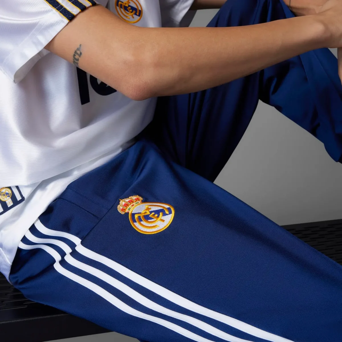 Real Madrid mens bring back 9900 track pants Kits - Authentic Fan Merchandise