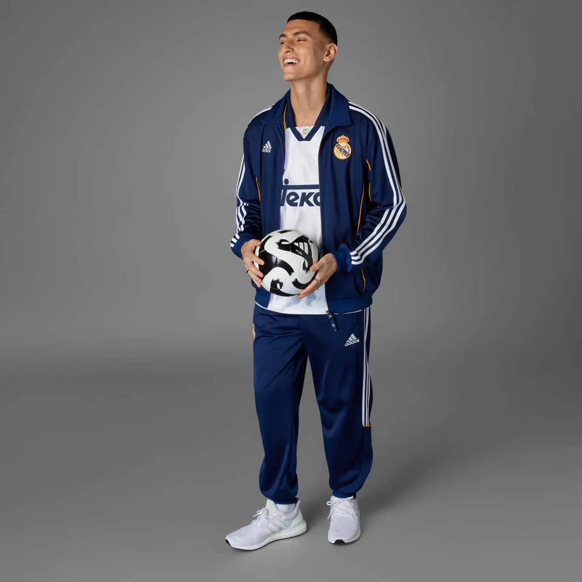 Real Madrid mens bring back 9900 track top Kits - Authentic Fan Merchandise